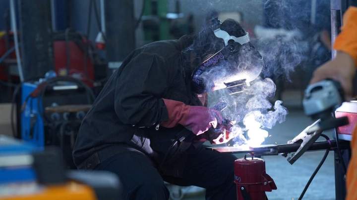 Décapage de métal, Bobigny